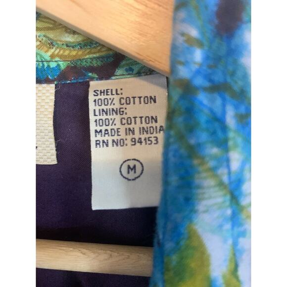 Life Style Medium Peacock Button Down  Size Medium - Picture 4 of 4